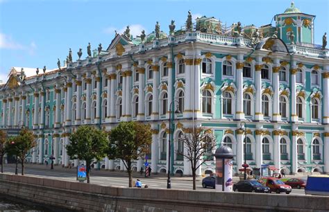 Il Museo di Arte Moderna Hermitage! Un Tesoro Nascosto nella Splendida Città di San Pietroburgo