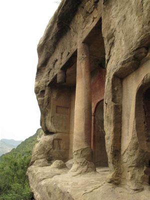 Il Tempio di Tianlongshan: Un Rifugio Spirituale tra le Montagne!