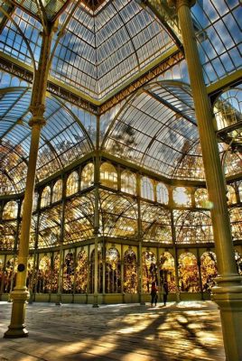  Il Palacio de Cristal: Una Gioiello di Architettura e una Porta verso la Natura